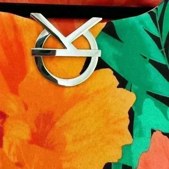 CALVIN‎ KLEIN
Plus Size Embellished
Floral-Print Top - Picture 6 of 6